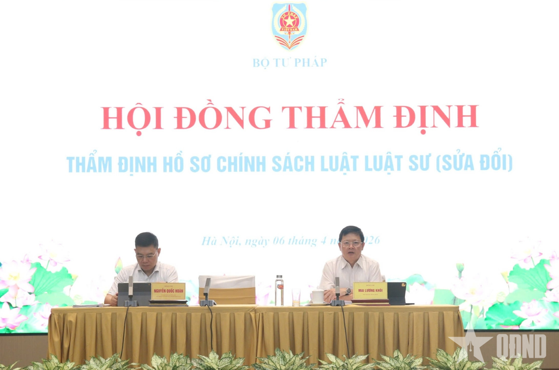 Đề xuất bổ sung tiêu chuẩn “có bản lĩnh chính trị vững vàng” đối với luật sư